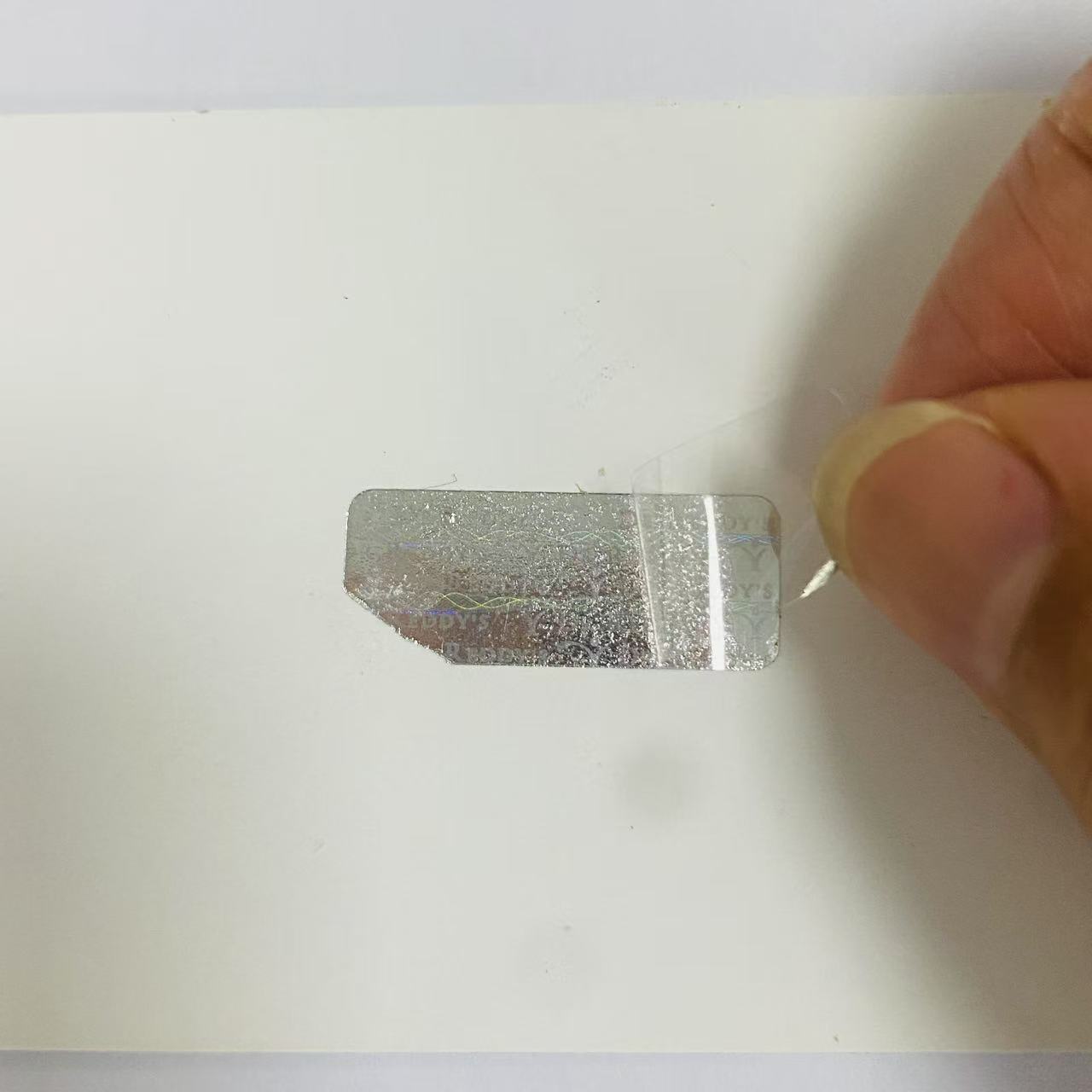 Hologram label it can not be removed after put on products